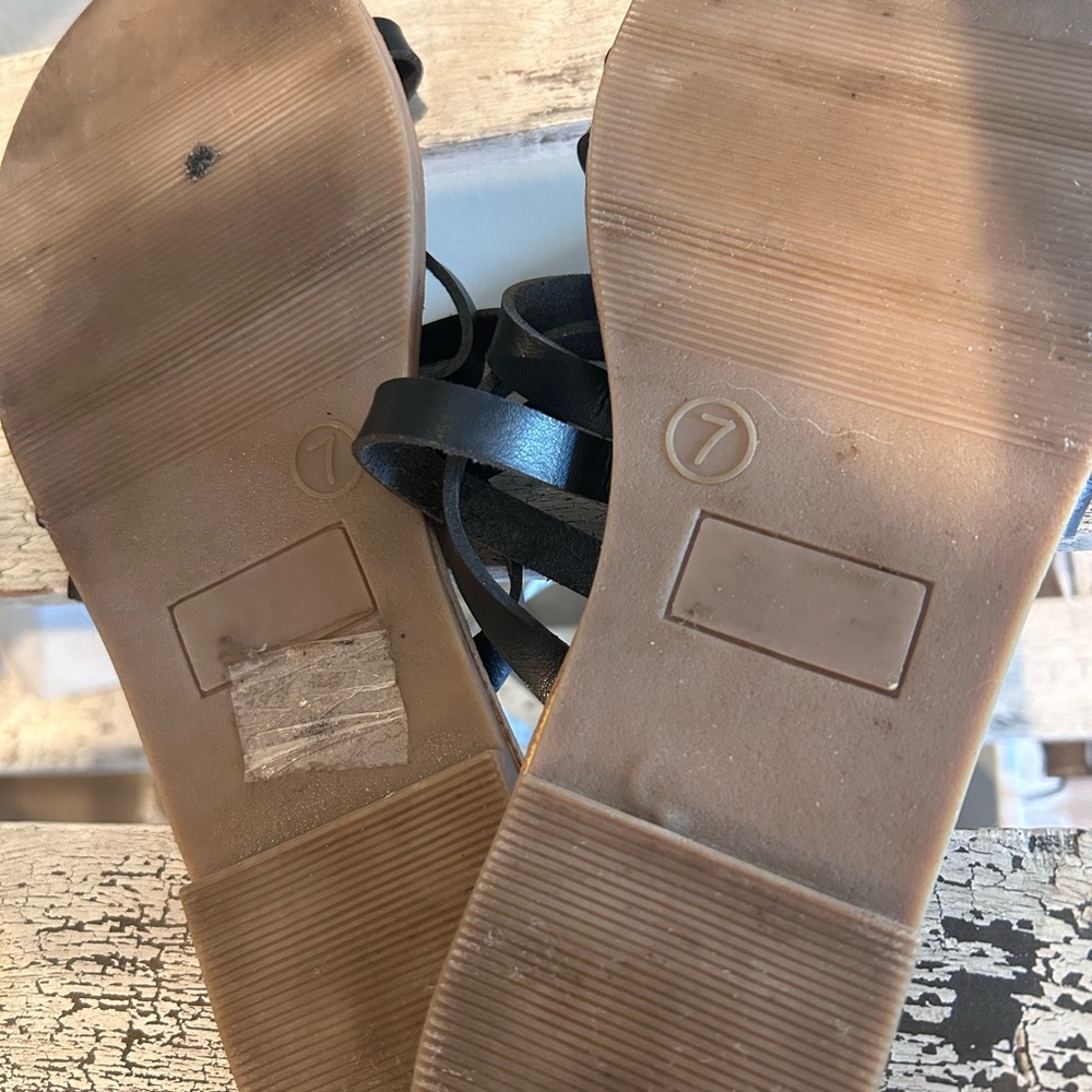 Mossimo Supply Co. Sandals - Picture 4 of 4